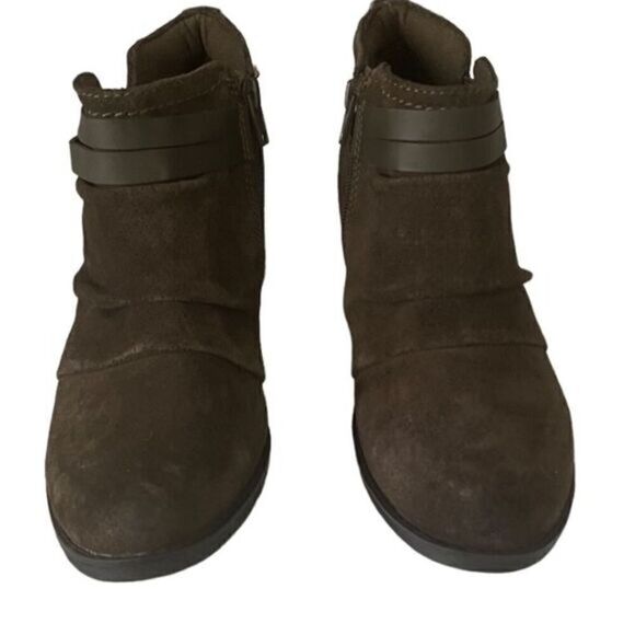 Earth Origins Oakland Odel Olive Green Side Zip Slip On Suede Booties Sz 7 NWOB - Picture 7 of 15